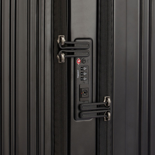 Чемодан Piquadro PQ LIGHT (BV4426PQL/NO) 40x55x23см 40л. 2.784кг. поликарбонат черный матов.