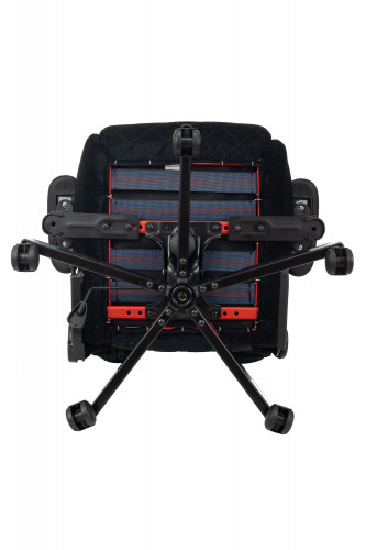 Кресло игровое Knight Outrider черный Light-20 с подголов. крестов. металл