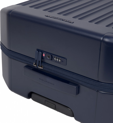 Чемодан Piquadro PQ LIGHT (BV4427PQL/BLUO) 46x69x27см 60л. 3.2кг. поликарбонат синий матов.