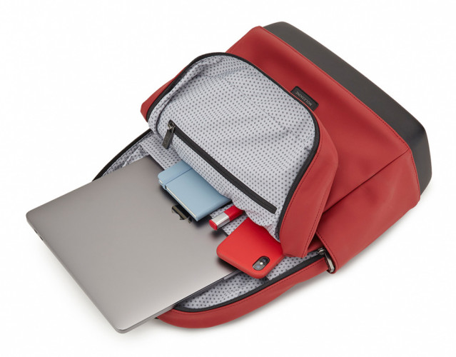 РюкзакДА Moleskine THE BACKPACK SOFT TOUCH (ET9CC02BKA) 41x13x32см полиуретан бордовый