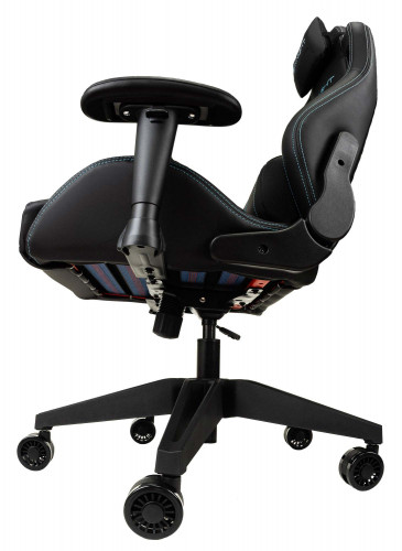 Кресло игровое Knight Outrid Smile черный эко.кожа с подголов. крестов. пластик