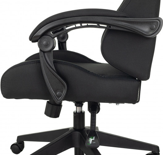 Кресло игровое Zombie Predator черный Neo Black с подголов. крестов. пластик