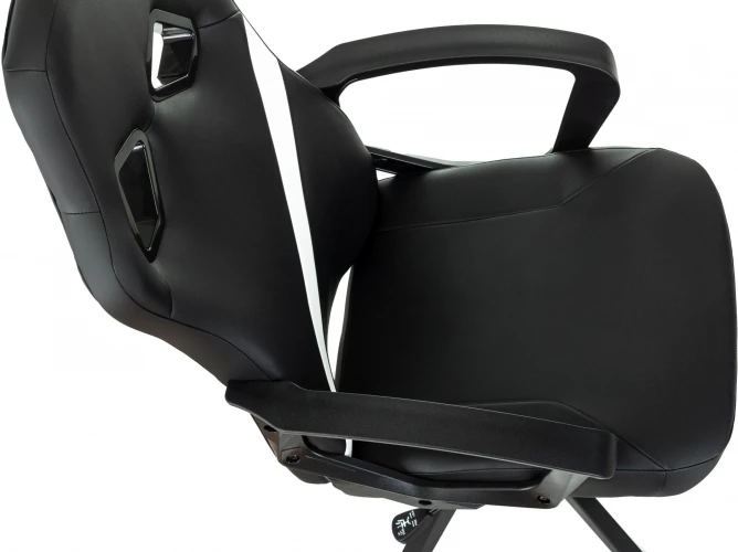 Кресло игровое Zombie 300 черный/белый эко.кожа с подголов. крестов. пластик пластик черный