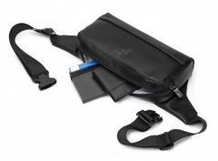 Сумка поясная Moleskine CLASSIC WAIST (ET86WPBK) 42x13x6см эко-кожа черный