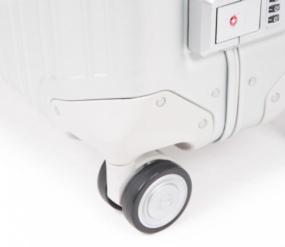 Чемодан Piquadro ALU (BV4425ALU/GRCU) 40x54x20см 37л. 4.3кг. алюминий/натур.кожа серый